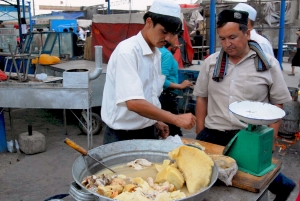 杂碎（ゾースイ）を売る男性