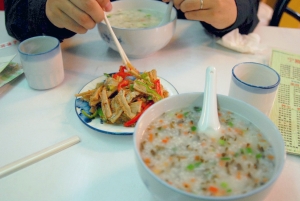 お粥屋の食卓