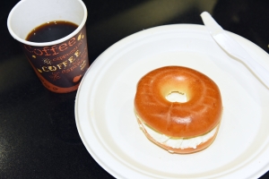 Bagel（ベーグル）とCream Cheese（クリームチーズ）とCoffee（カフィ）