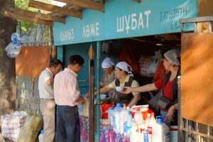 路上の馬乳酒屋