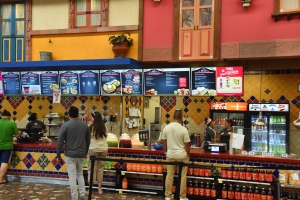 カリフォルニアのメキシコ系スーパーマーケット店内