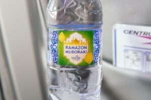 セントラムエアのラマダン仕様の水